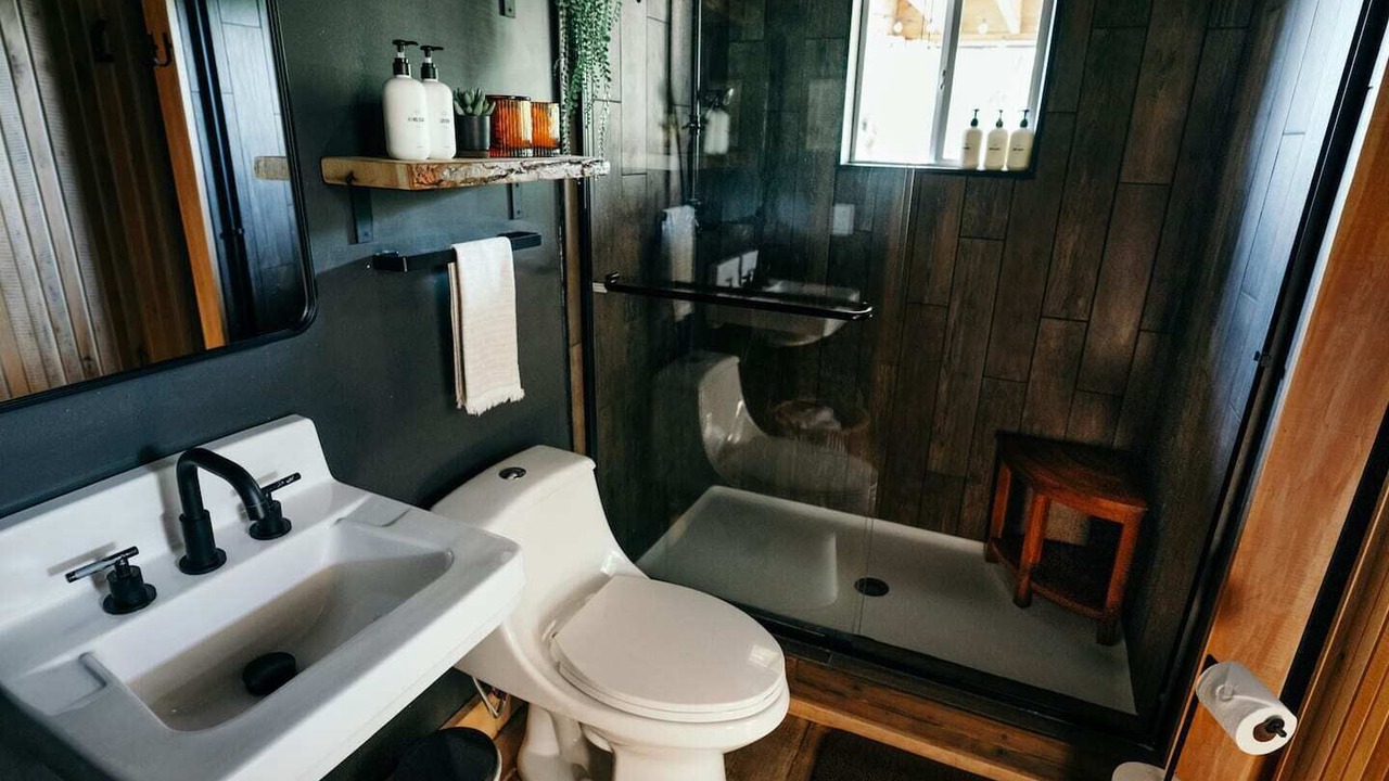 Photo of Bathroom in Maryville