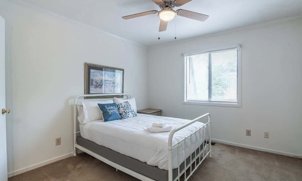 Photo of Bedroom in Seven Oaks
