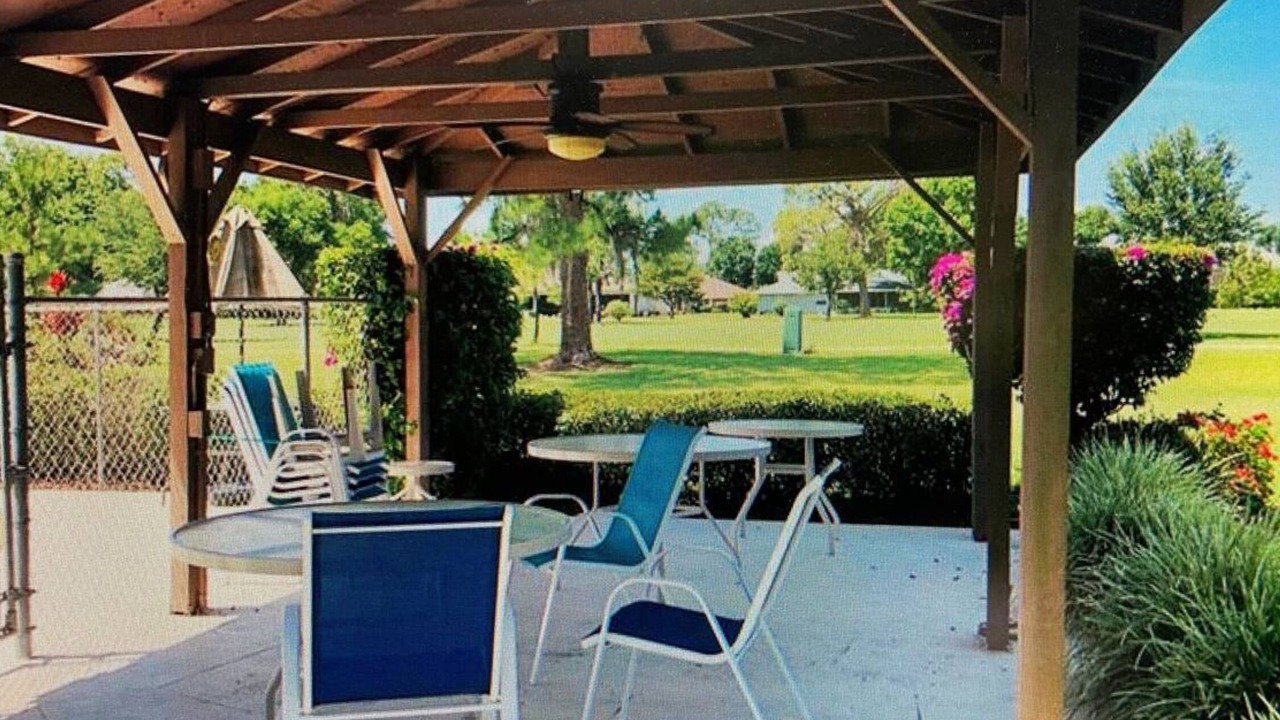 Photo of Outdoor in Sun 'N Lake