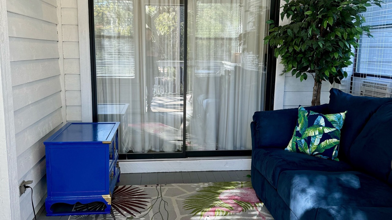 Photo of Livingroom in Deer Lake