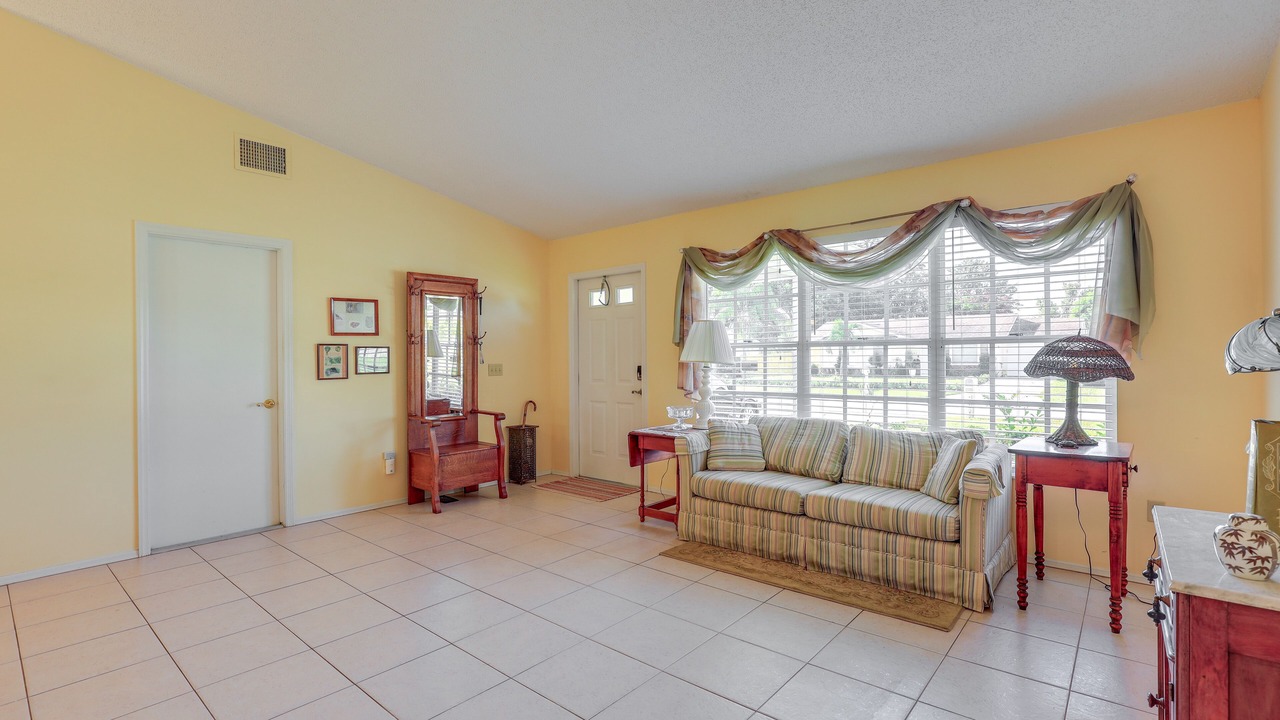 Photo of Livingroom in Port Saint Lucie