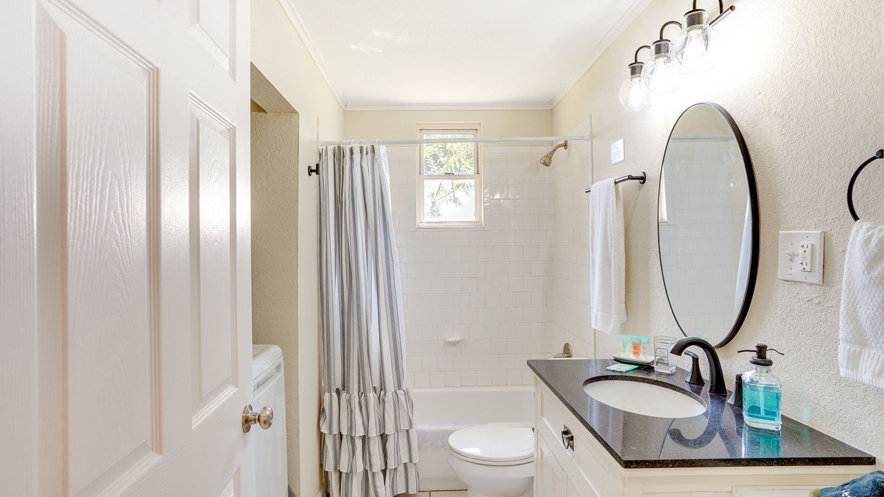 Photo of Bathroom in Lake Wales