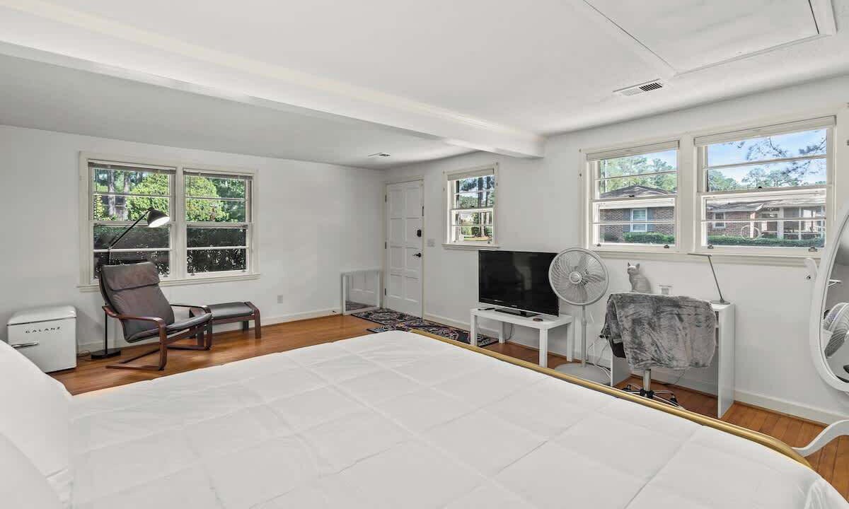 Photo of Bedroom in Forest Acres