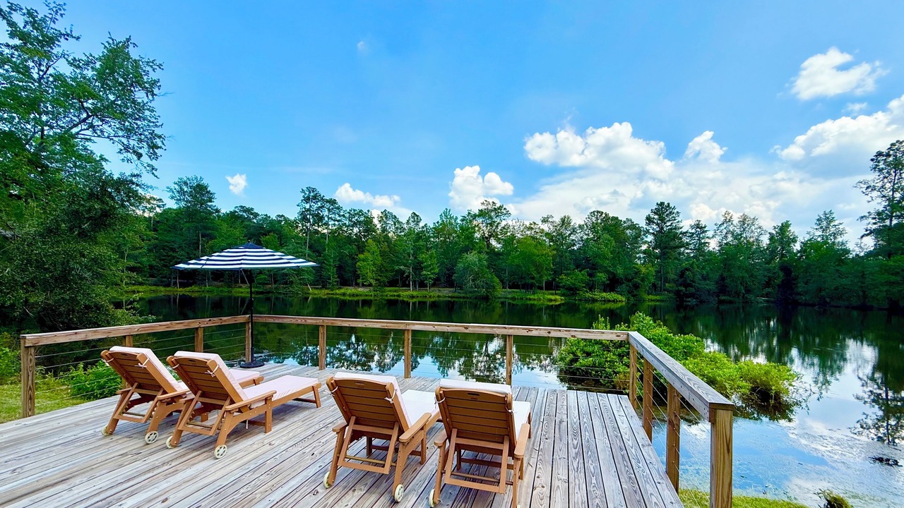 Photo of Patio Balcony in Peach Orchard