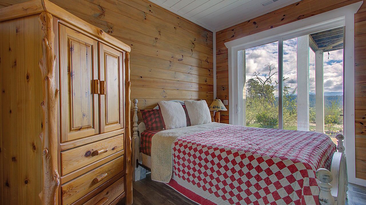 Photo of Bedroom in Tellico Plains