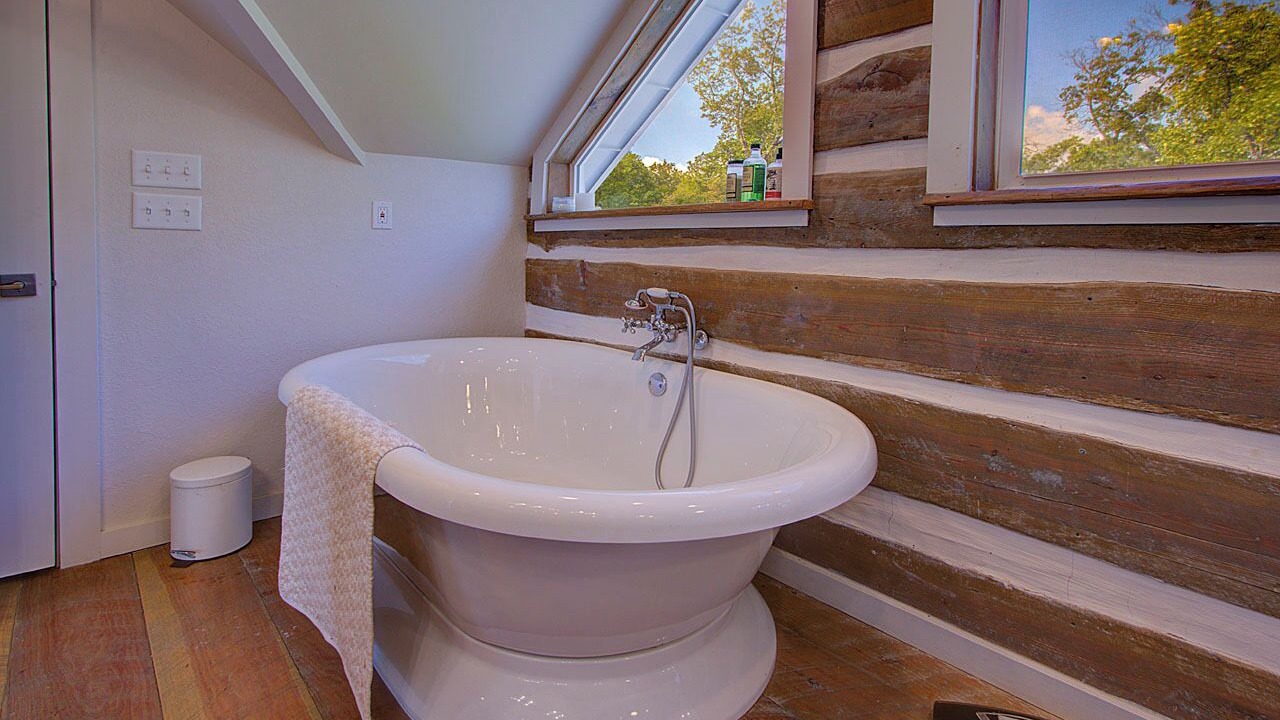 Photo of Bathroom in Tellico Plains