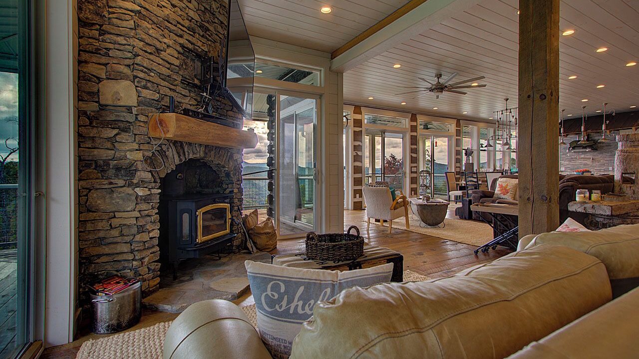 Photo of Livingroom in Tellico Plains