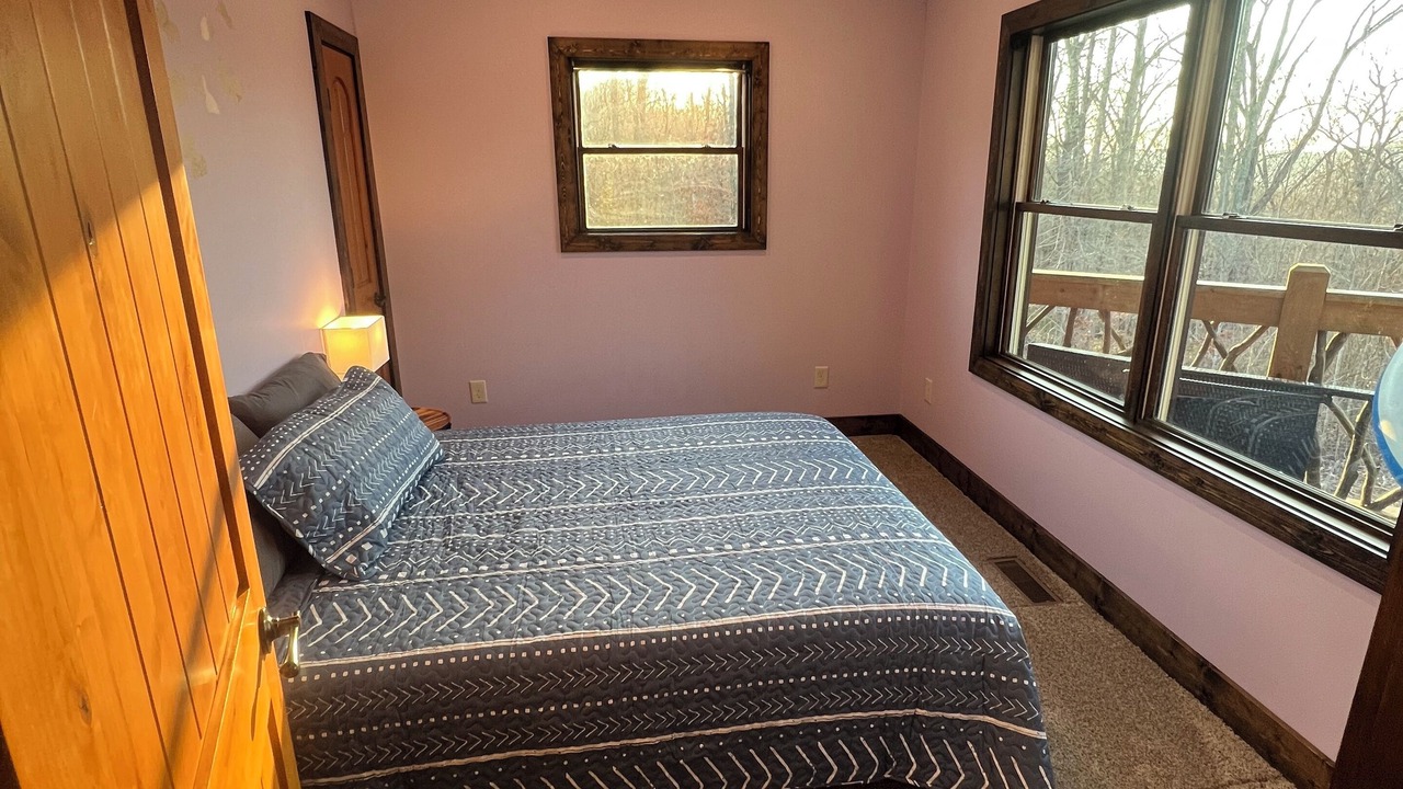 Photo of Bedroom in Oak Ridge