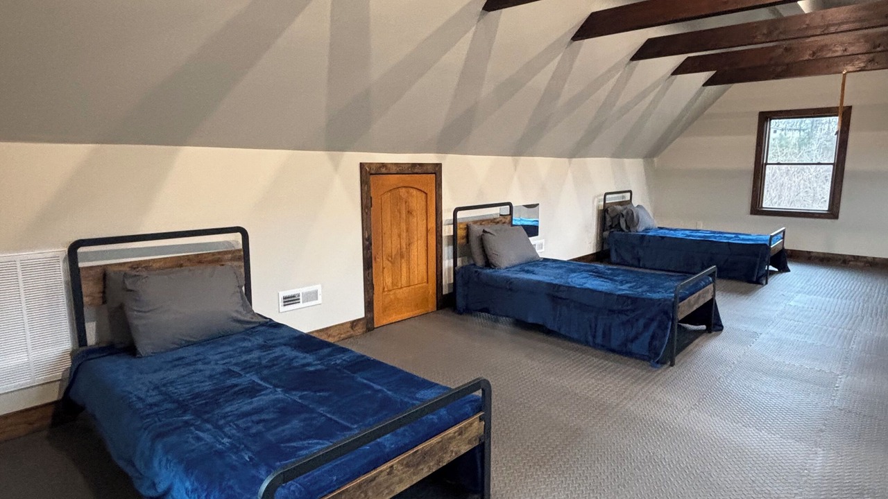 Photo of Bedroom in Oak Ridge