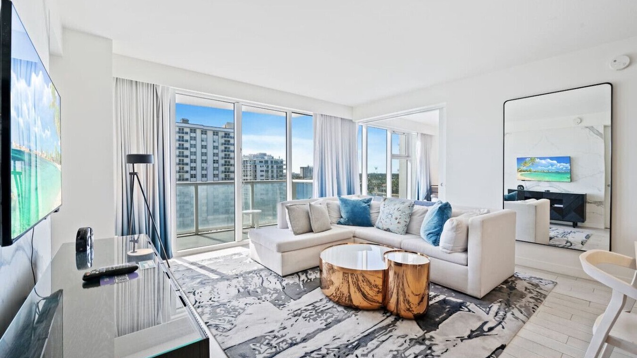 Photo of Livingroom in Central Beach