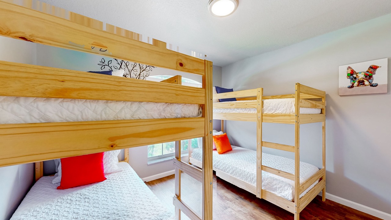 Photo of Bedroom in Lakewood Park