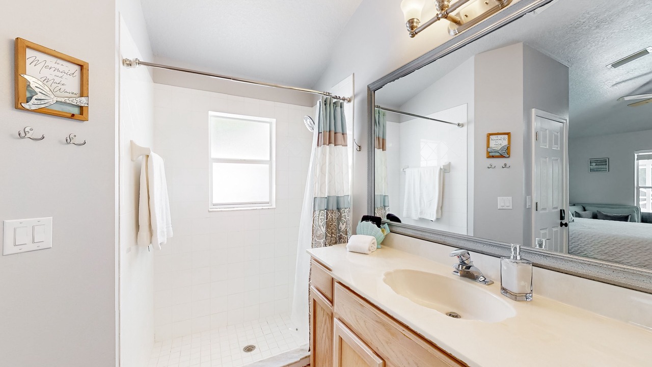 Photo of Bathroom in Lakewood Park