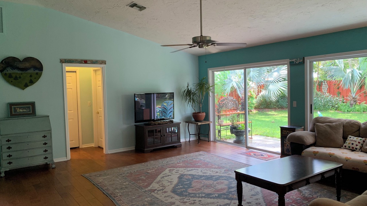 Photo of Livingroom in Melbourne Beach
