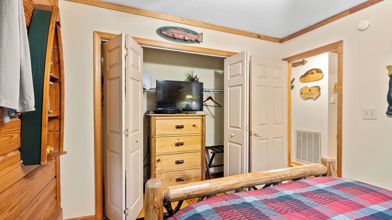 Photo of Bedroom in Robbinsville