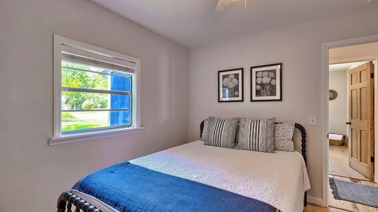 Photo of Bedroom in Chapin