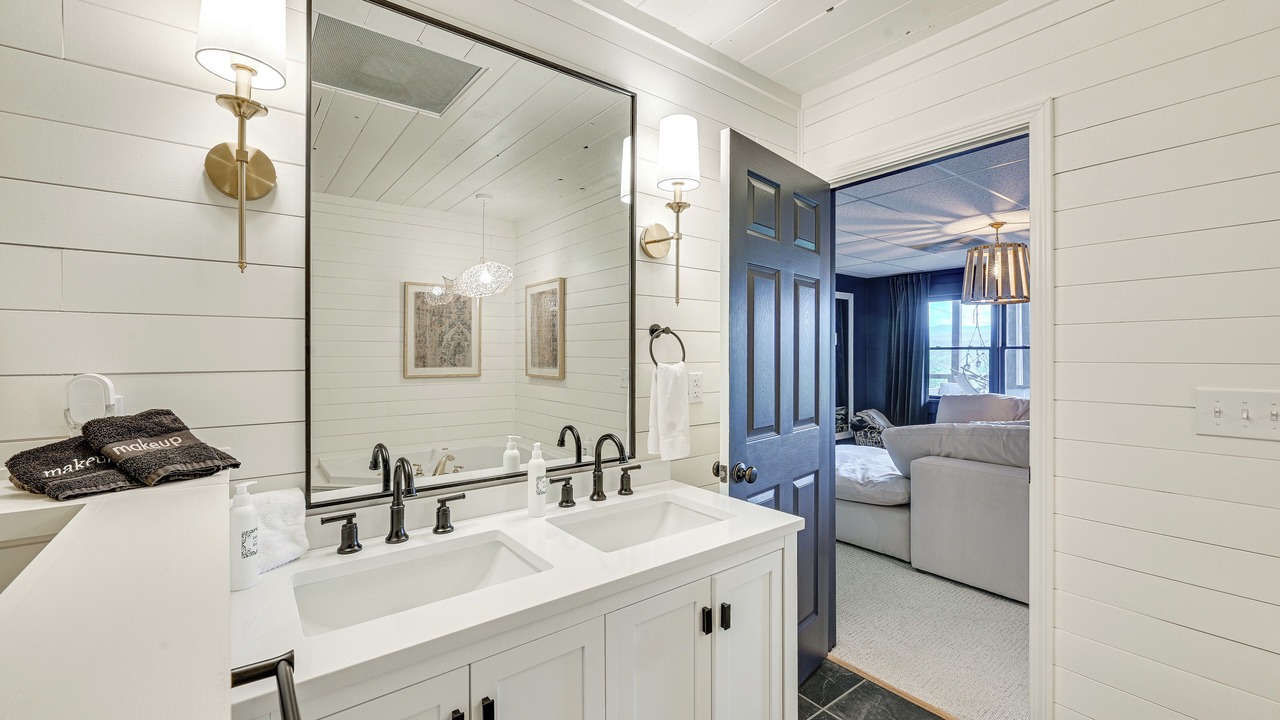 Photo of Bathroom in Salem