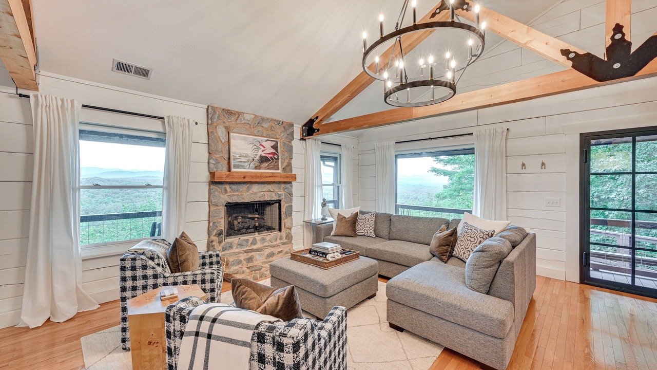 Photo of Livingroom in Salem