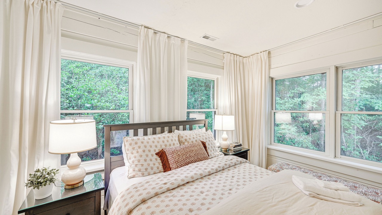 Photo of Bedroom in Salem