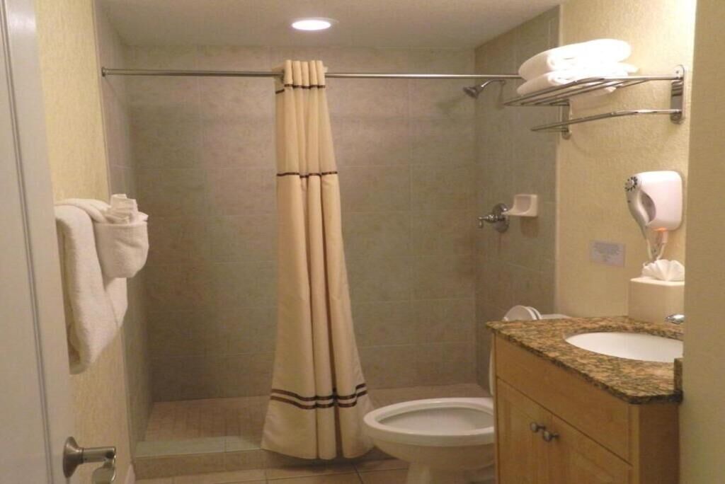 Photo of Bathroom in Treasure Island