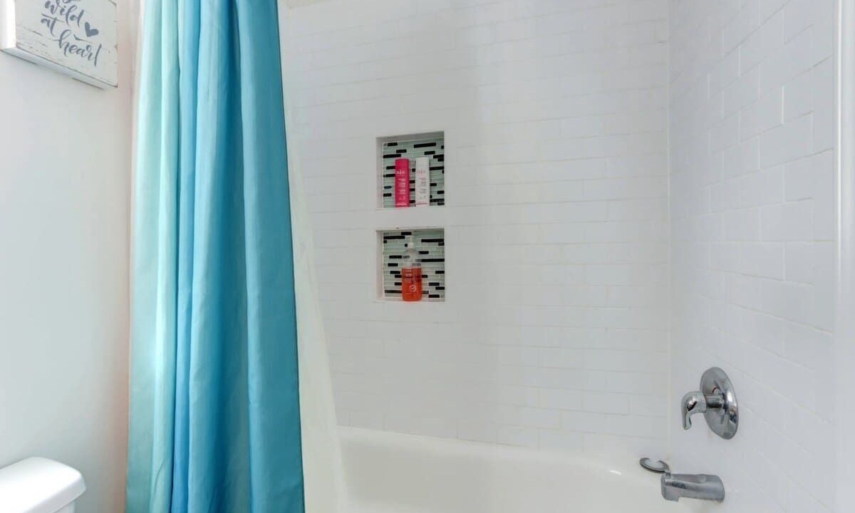 Photo of Bathroom in Dixon Park
