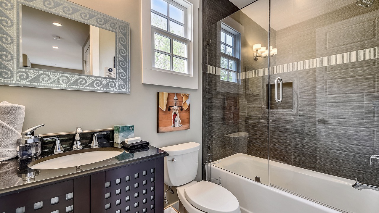 Photo of Bathroom in Folly Field
