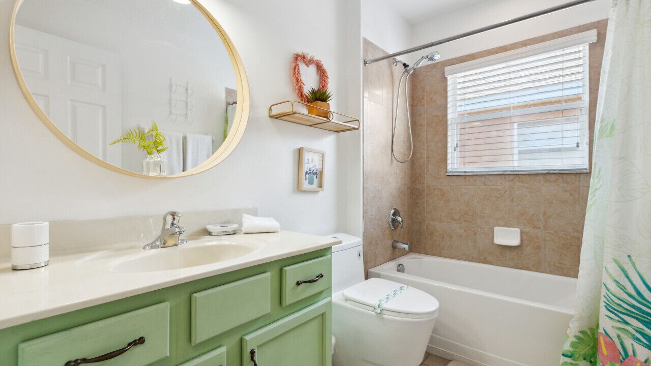 Photo of Bathroom in Watersong