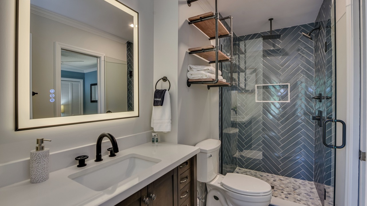 Photo of Bathroom in Modoc Shores