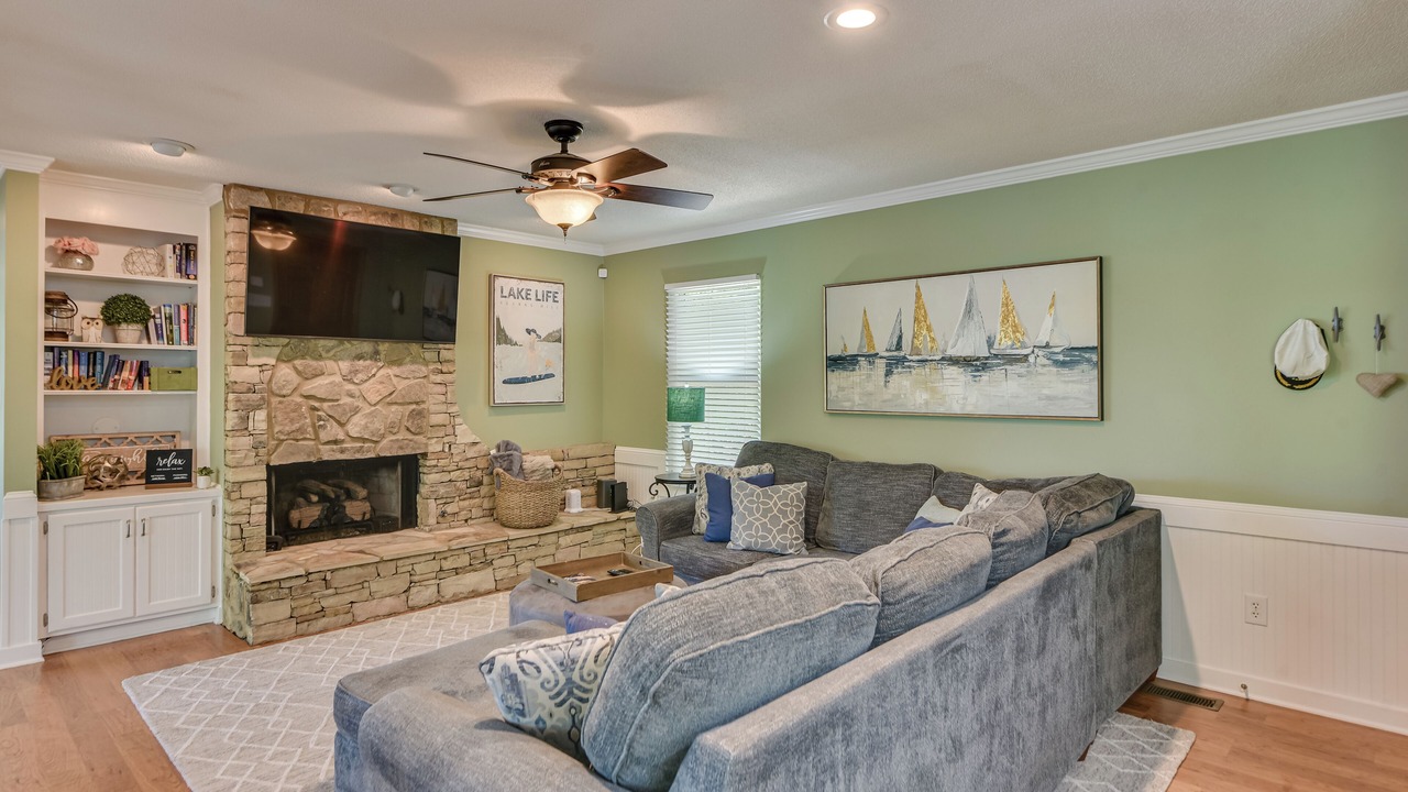 Photo of Livingroom in Modoc Shores