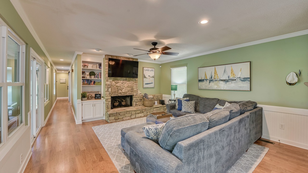 Photo of Livingroom in Modoc Shores