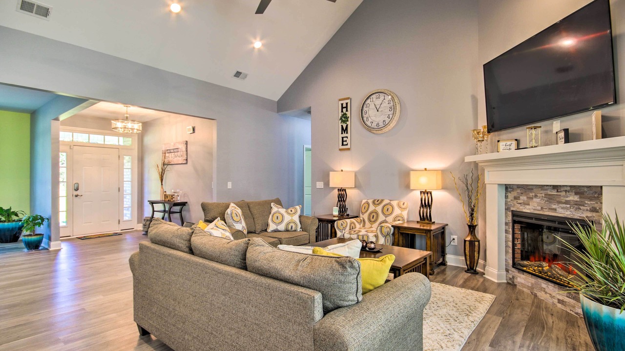 Photo of Livingroom in Hopkins