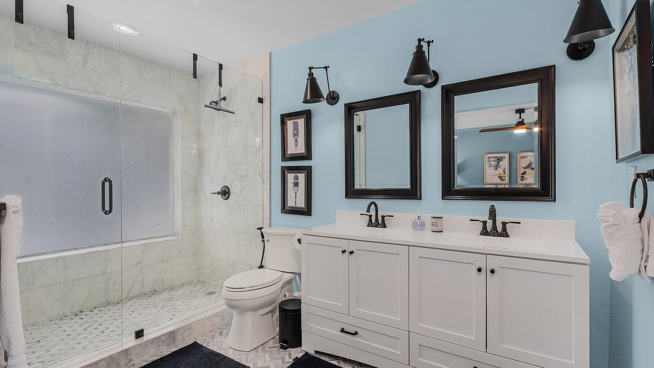 Photo of Bathroom in Kings Lake