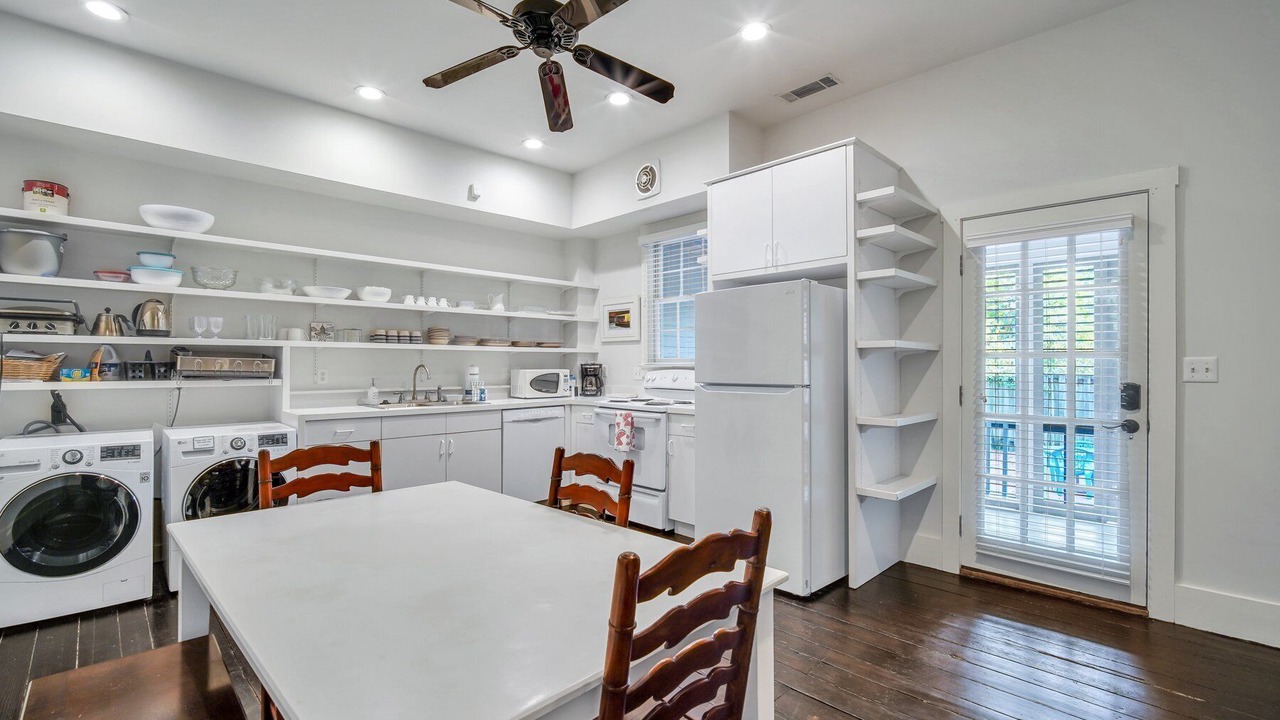 Photo of Kitchen in Beach Institute