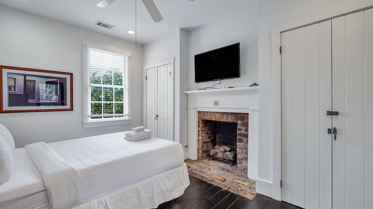 Photo of Bedroom in Beach Institute