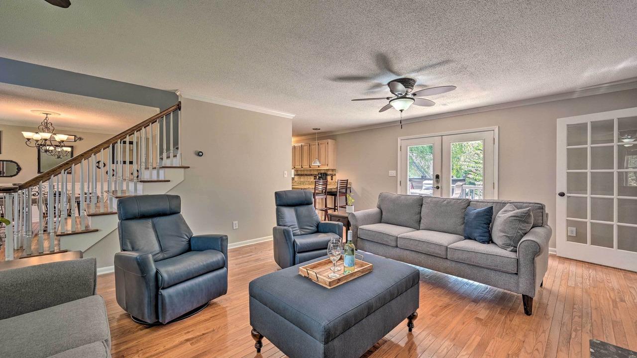 Photo of Livingroom in Clemson