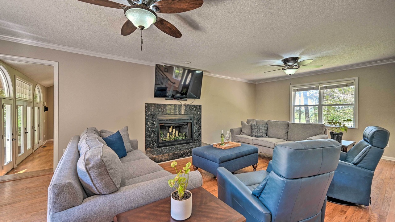 Photo of Livingroom in Clemson