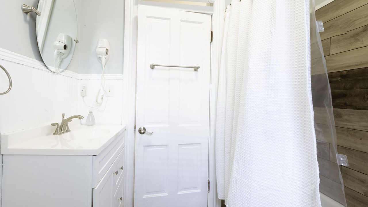 Photo of Bathroom in Thomas Square