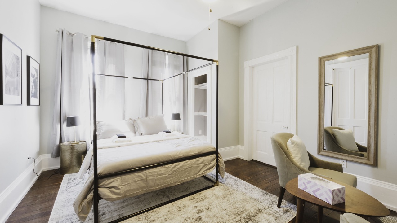Photo of Bedroom in Thomas Square