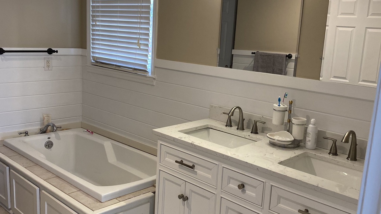 Photo of Bathroom in Rains