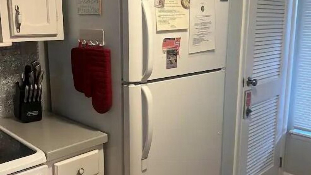 Photo of Kitchen in Oceanmarsh Subdivision