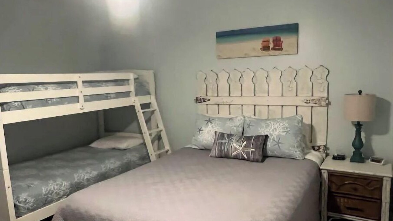 Photo of Bedroom in Oceanmarsh Subdivision