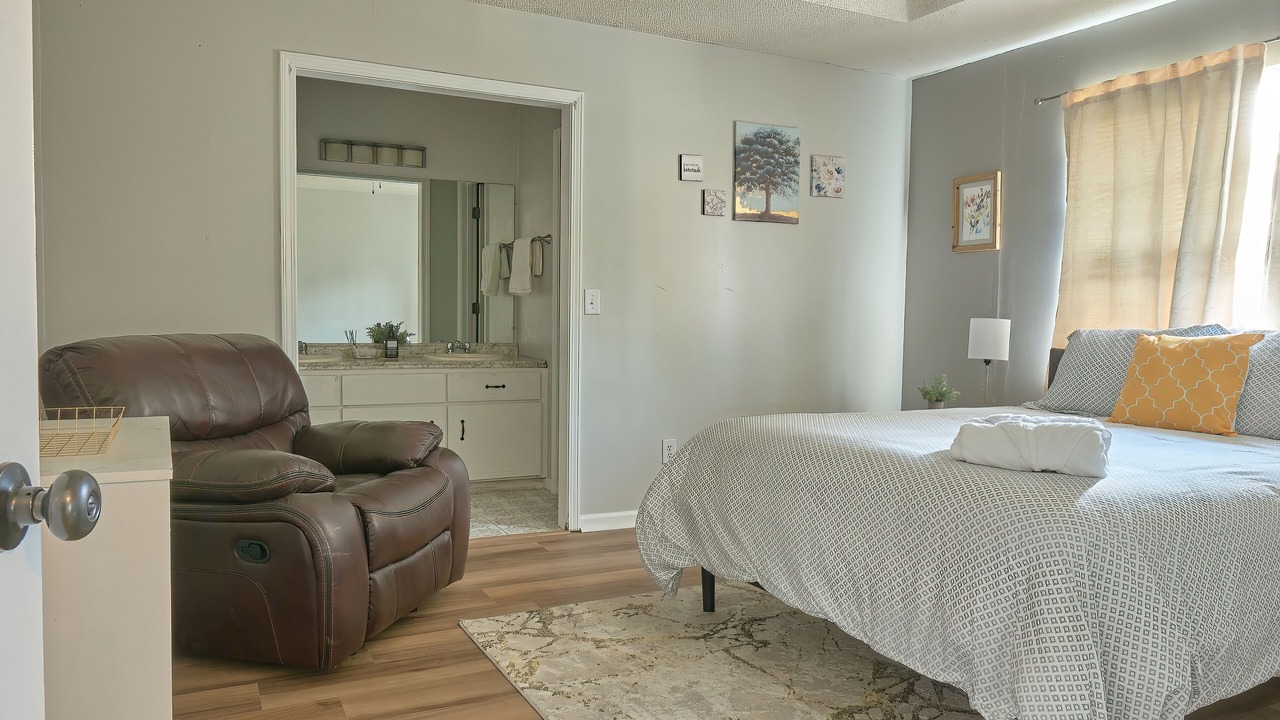 Photo of Bedroom in Hinesville