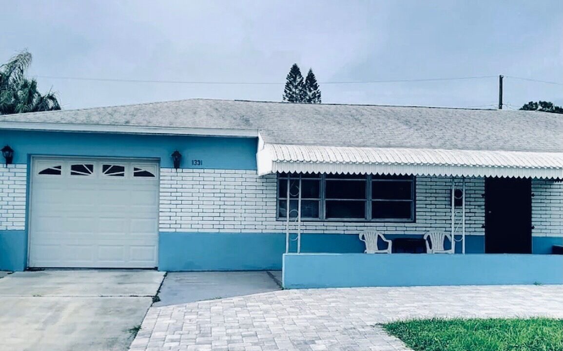 Photo of Outdoor in Meadowlawn