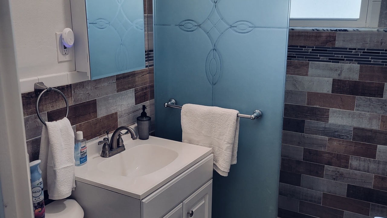 Photo of Bathroom in Meadowlawn