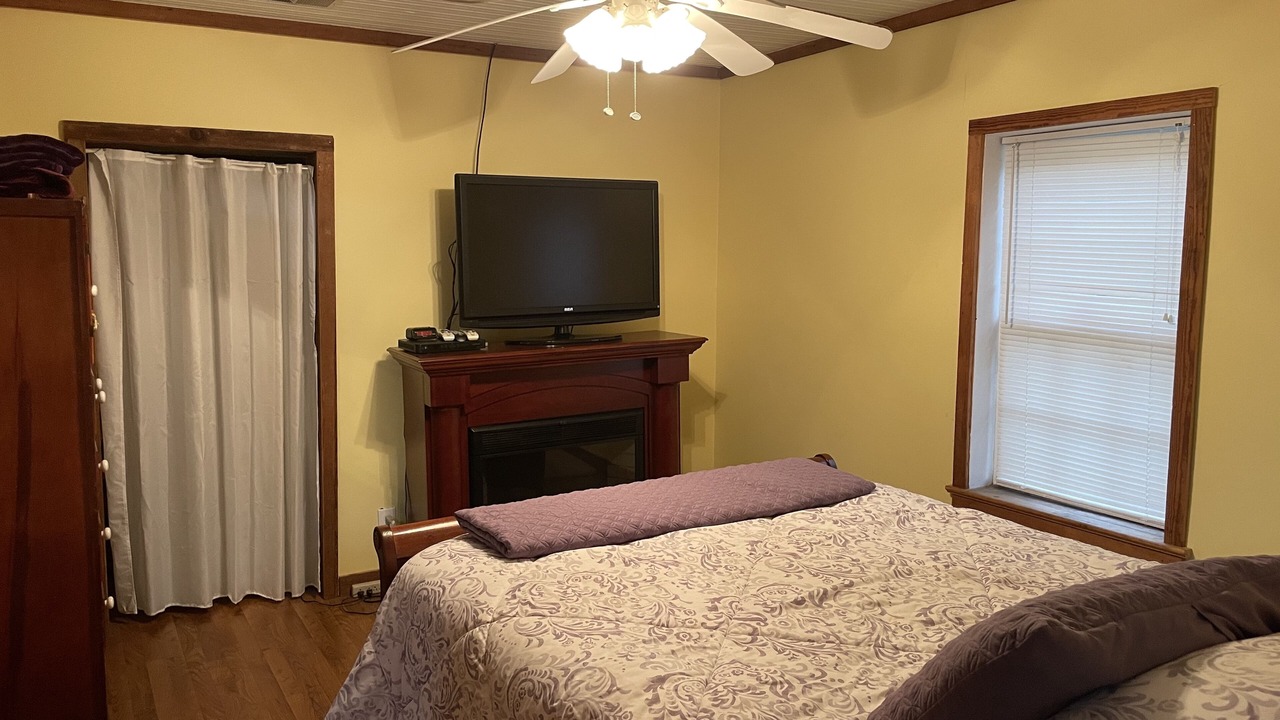 Photo of Bedroom in Townville