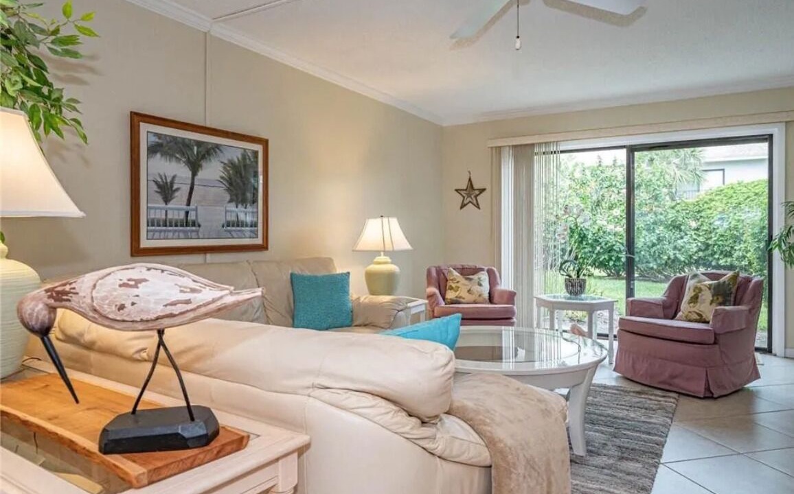 Photo of Livingroom in Indian River Shores