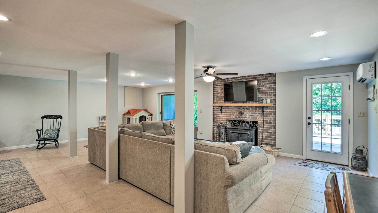 Photo of Livingroom in Clemson