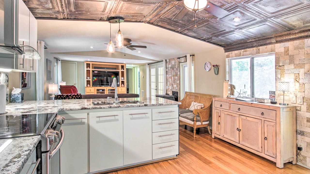 Photo of Kitchen in South Carolina Lakes & Blackwater Rivers