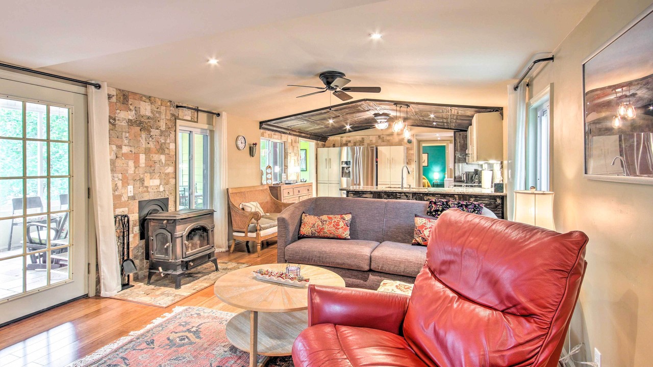 Photo of Livingroom in South Carolina Lakes & Blackwater Rivers