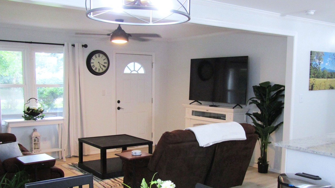 Photo of Livingroom in Anderson