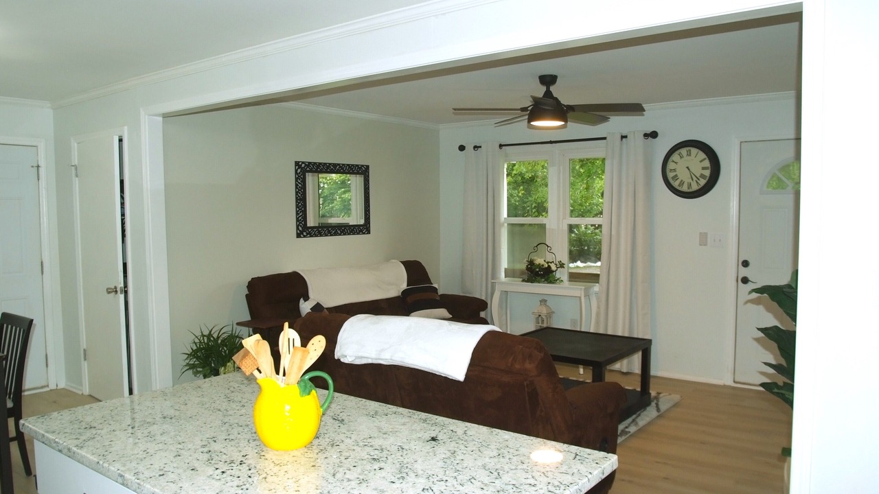 Photo of Livingroom in Anderson